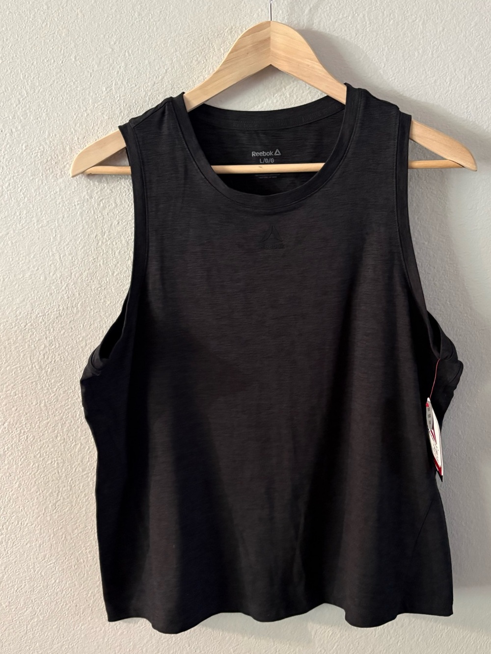Activewear NWT Women's Performance Tank Reebok Workout L